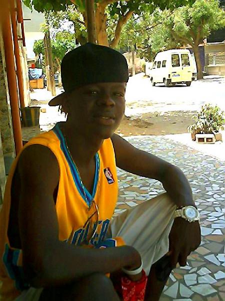 chillin in da hood of dieupeul