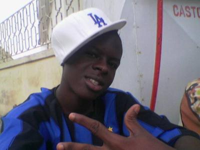 tchillin at my hood